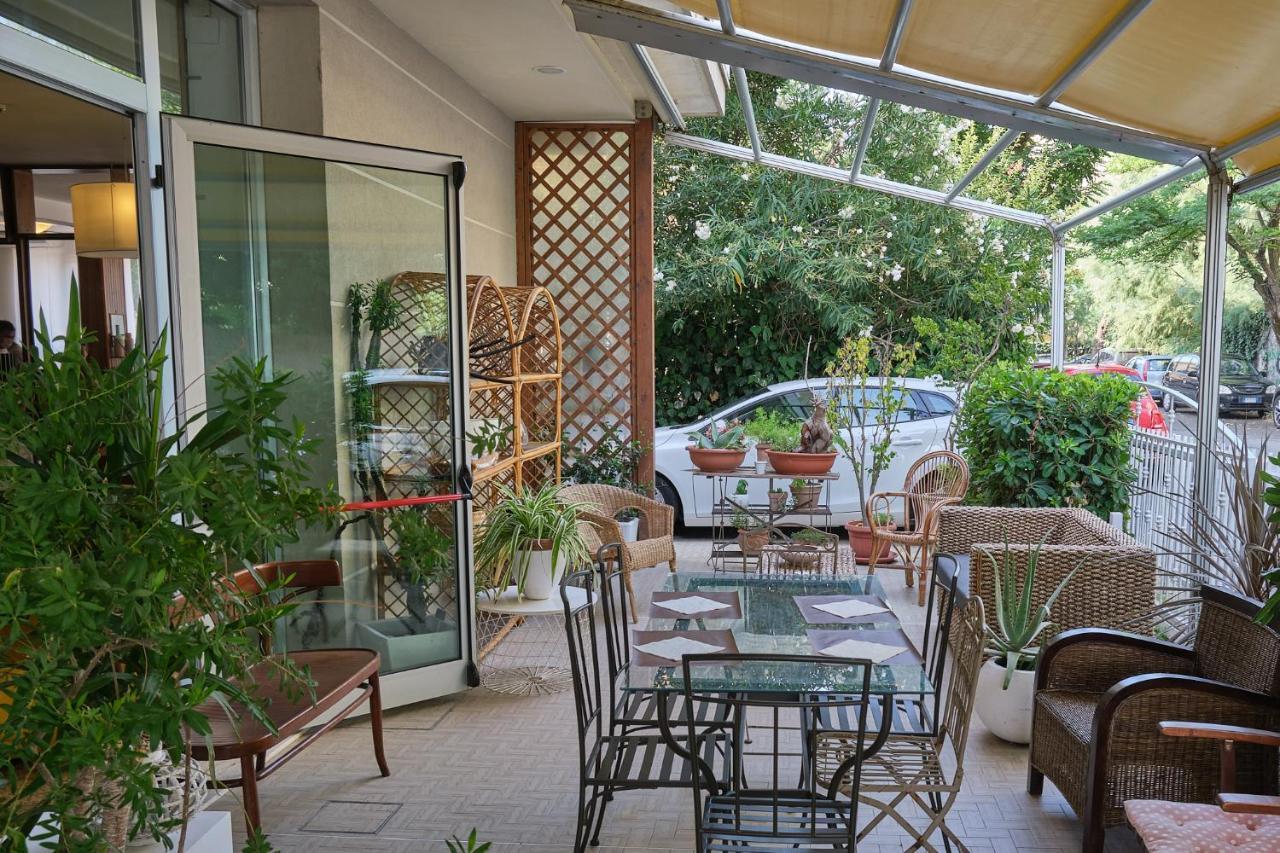 Hotel Spring Rimini Eksteriør bilde